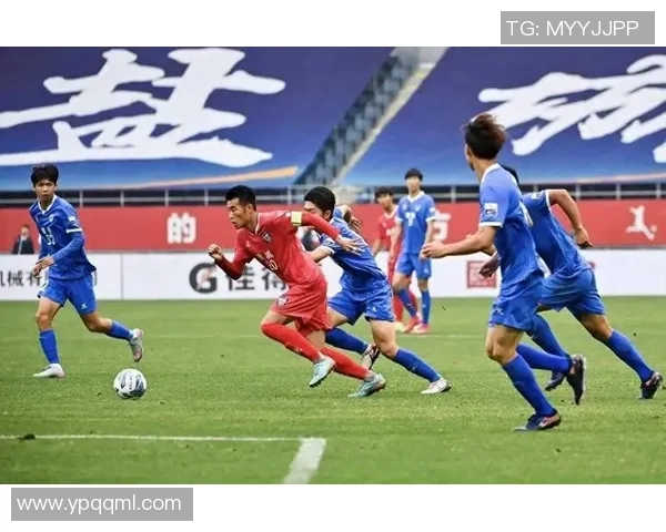 足球束缚与自由之间的较量如何影响球员的表现与职业生涯发展