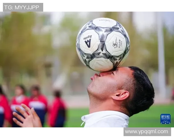 足球女汉子勇闯绿茵场展现风采打破性别偏见赢得尊重与荣耀